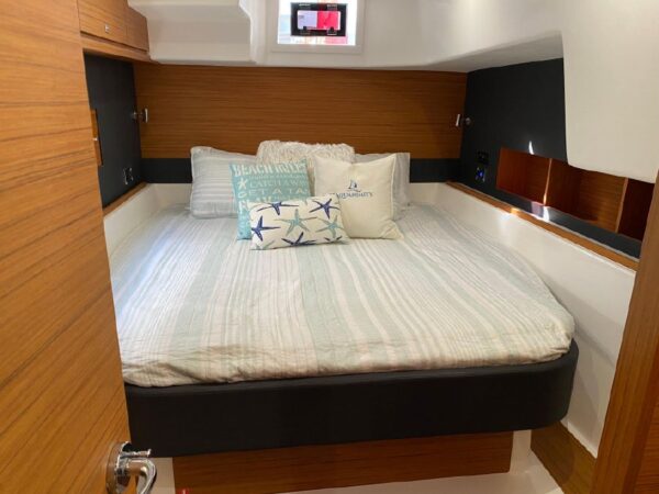 Aquanimity DuFour 48 Bedroom Pictures BVI Charters