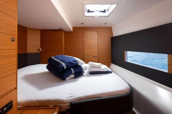catamaran dufour 48 bedroom 1