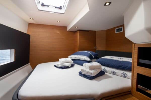 catamaran dufour 48 bedroom 2