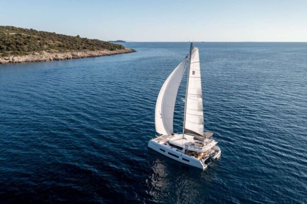 yacht chartering with a crew in the BVI