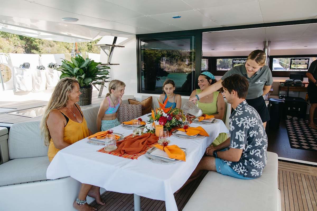 charter boat aquanimity, dining in the Caribbean